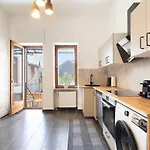 Stylish Old With Terrace In Lejlighed *