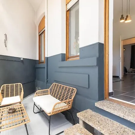 Apartmán Stylish Old With Terrace In *