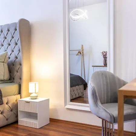 Apartamento Stylish Old With Terrace In *