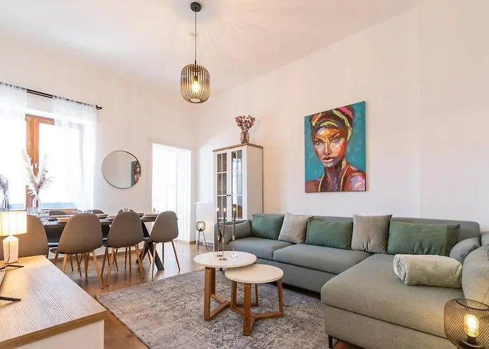 Apartamento Stylish Old With Terrace In *