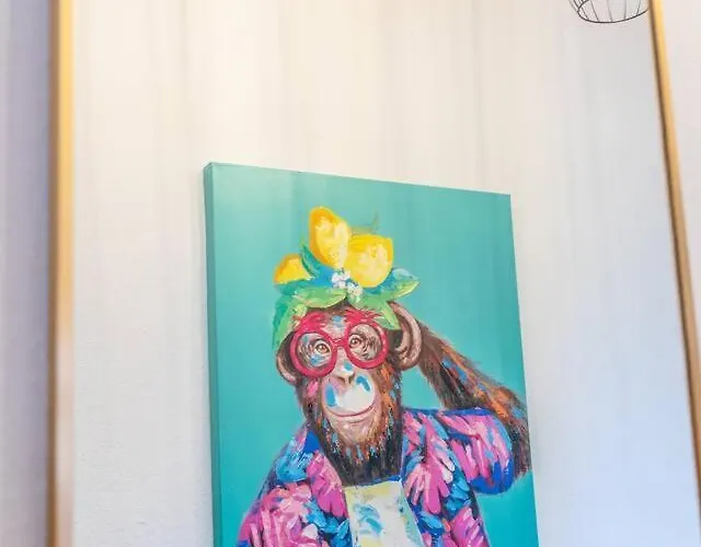 Stylish Old With Terrace In Apartamento