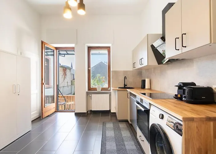 Stylish Old With Terrace In Apartamento *