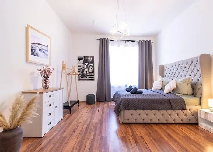 Stylish Old With Terrace In Apartamento *